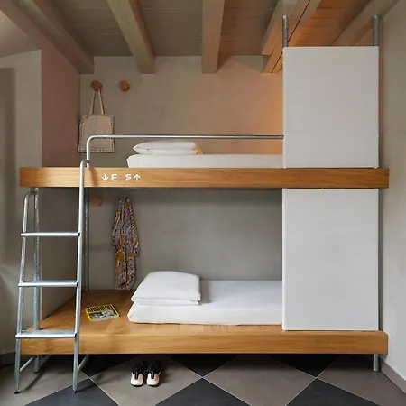 Hostal Combo Milán